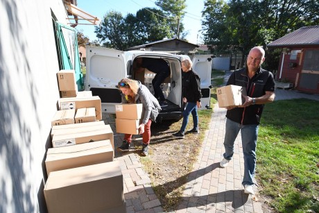 Fertőtlenítőszerekkel segíti a Fehérvári Állatotthont a Városgondnokság és az Önkormányzat